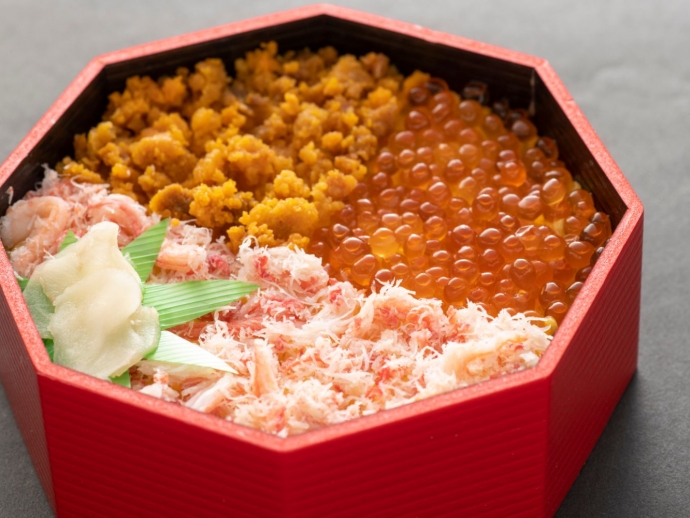 北前廻船丼　かに・いくら・うに